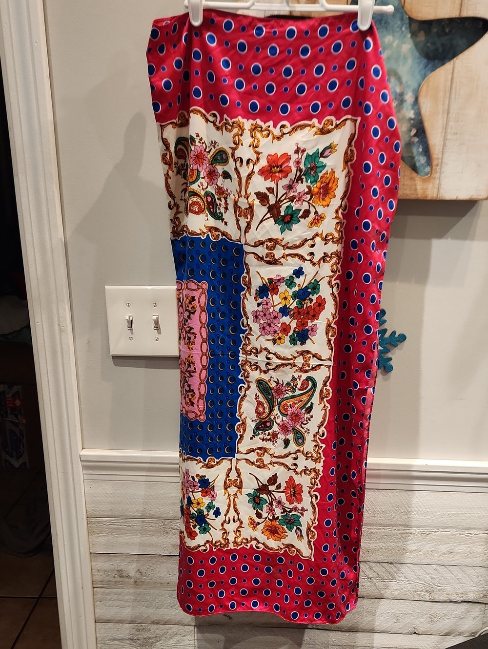 EUC Colorful 100% Seta Silk Made In Florence Italy LG Scarf 38" X 39"